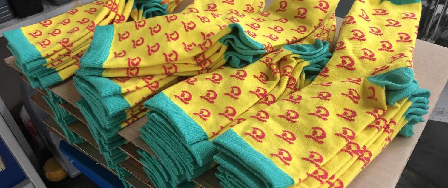 Socken Herstellung mit Firmenlogo